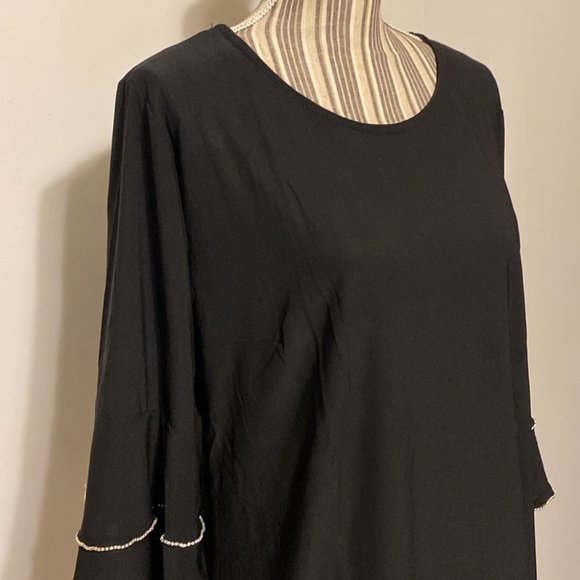 3/4 Bell Sleeve w/ Rhinestone Trim Top - Picture 4 of 9